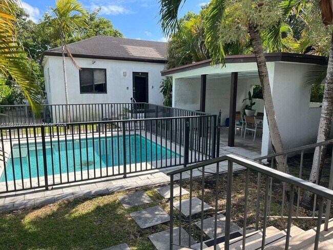 920 SW 9th St 920 SW 9th St Miami - 920 Sw 9th St Miami Fl Building Photo 