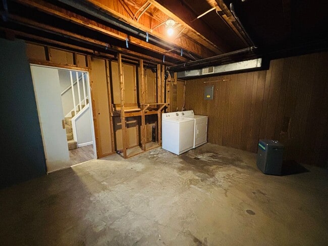 Building Photo - 2712 Wellesley Ct