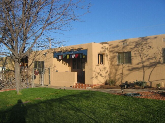 Building Photo - Santa Fe Style House & Studio on Rio Vista...