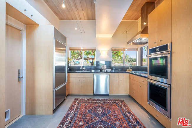 Building Photo - 16798 Charmel Ln