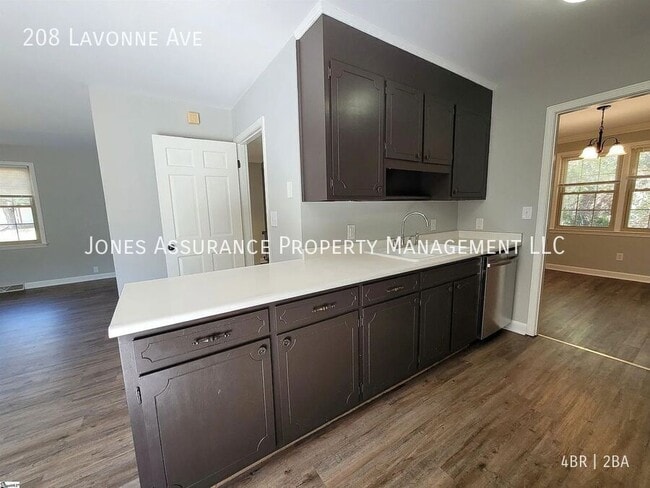 Building Photo - 208 Lavonne Ave