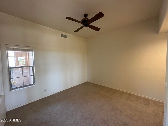 Building Photo - 2053 E Clubhouse Dr