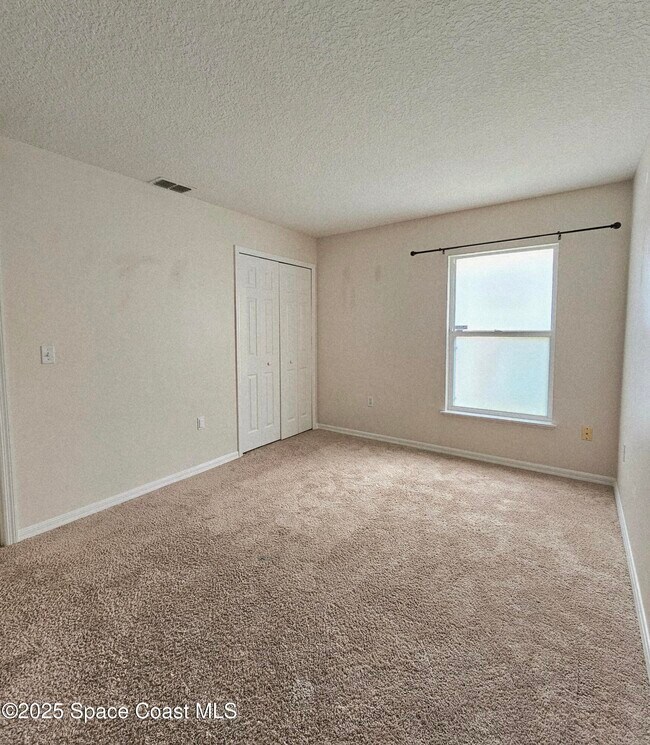 Building Photo - 1736 Vista Lake Cir