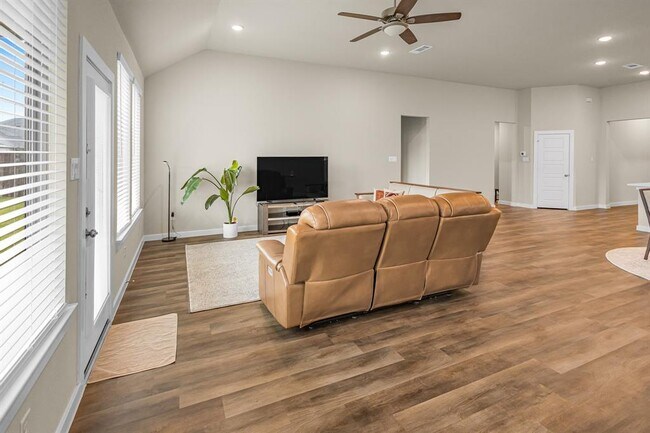 Building Photo - 8522 Sun Coral Dr