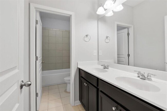 Building Photo - 204 Cardinal ln