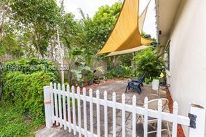 Building Photo - 7651 NW 74th Ave