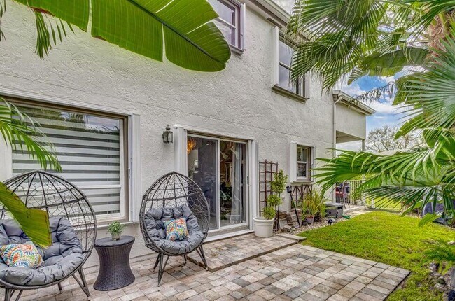 Building Photo - 18174 SE Fairview Cir