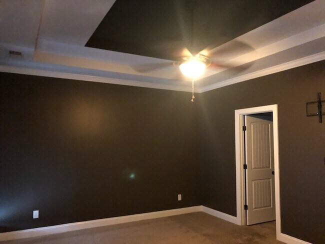 Building Photo - COMING SOON!Lovely home ready for your family! Bethel Park Subdivision