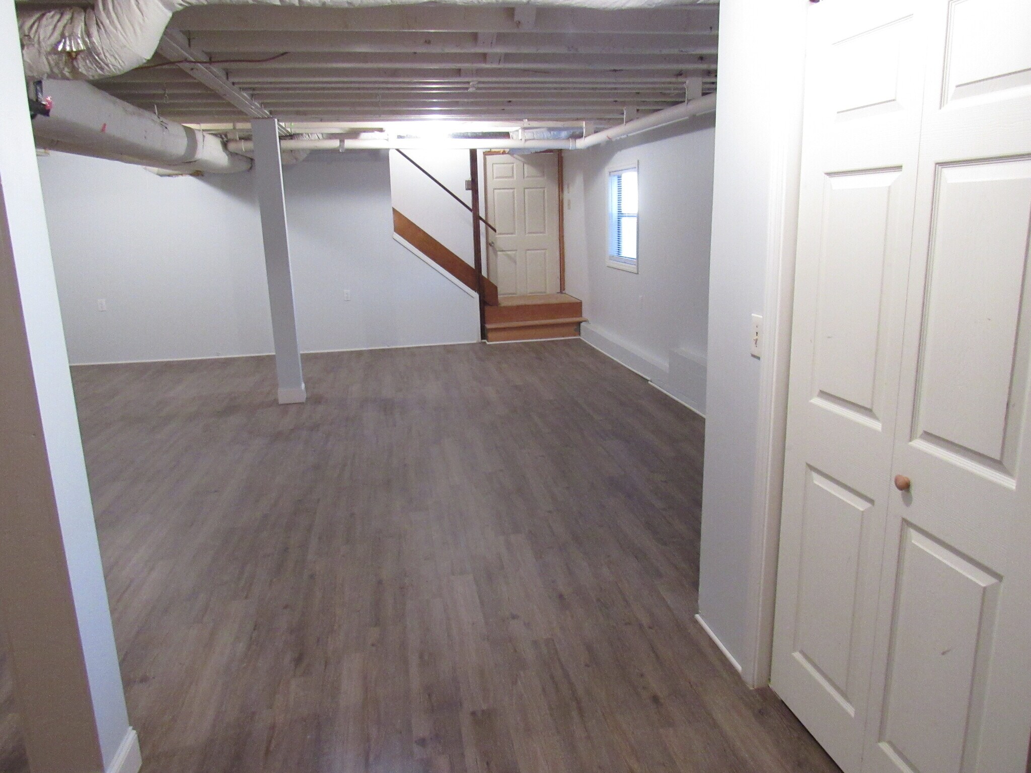 large finished basement with closet (could be 4th bedroom or large entertainment area) - 1273 W Wylie Bridge Rd