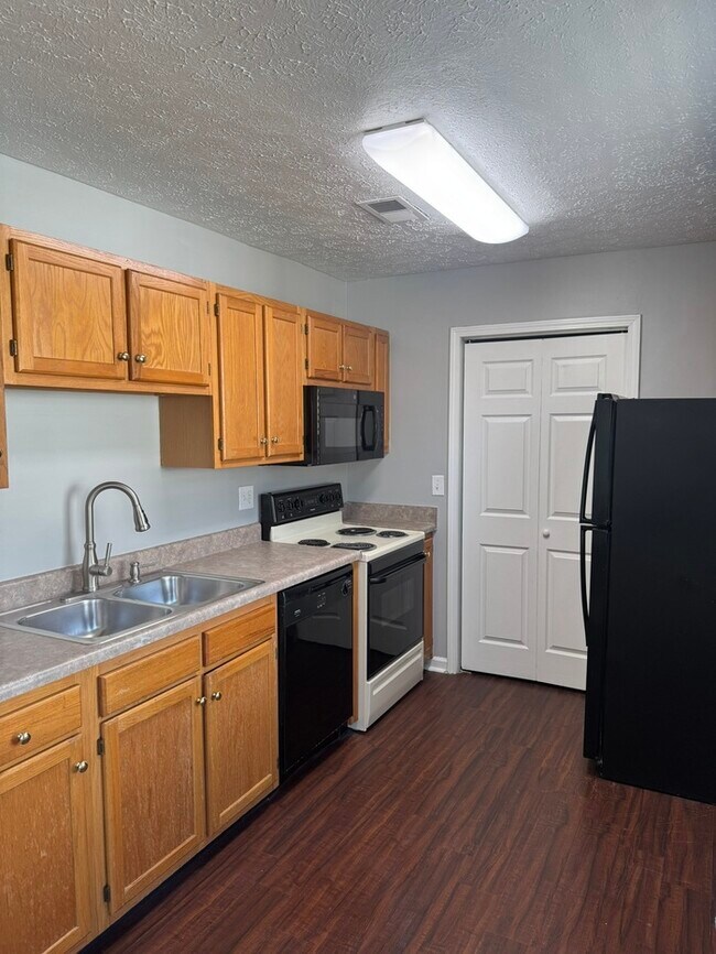 Building Photo - duplex