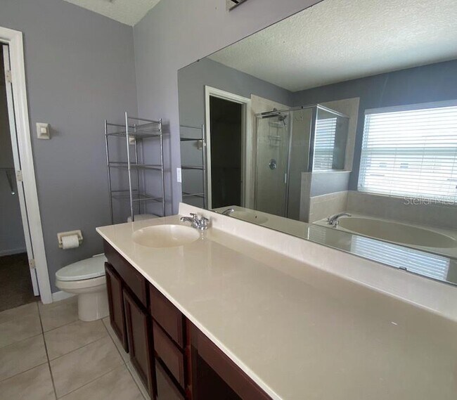 Building Photo - 1314 Honey Blossom Dr