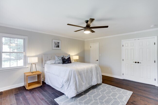 Building Photo - Fabulously Renovated 4 Bedroom, 3.5 Bathroom Home In Close in Potomac!!