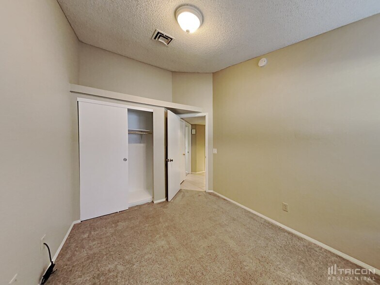 Building Photo - 1417 E Ironwood Dr