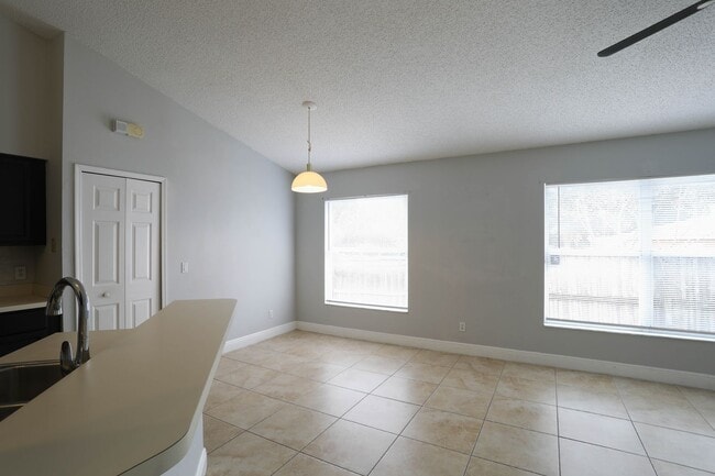 Building Photo - 647 Falling Oak Cove