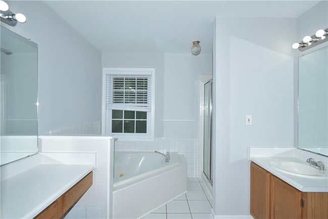 Building Photo - 2030 Hunters Trail Dr