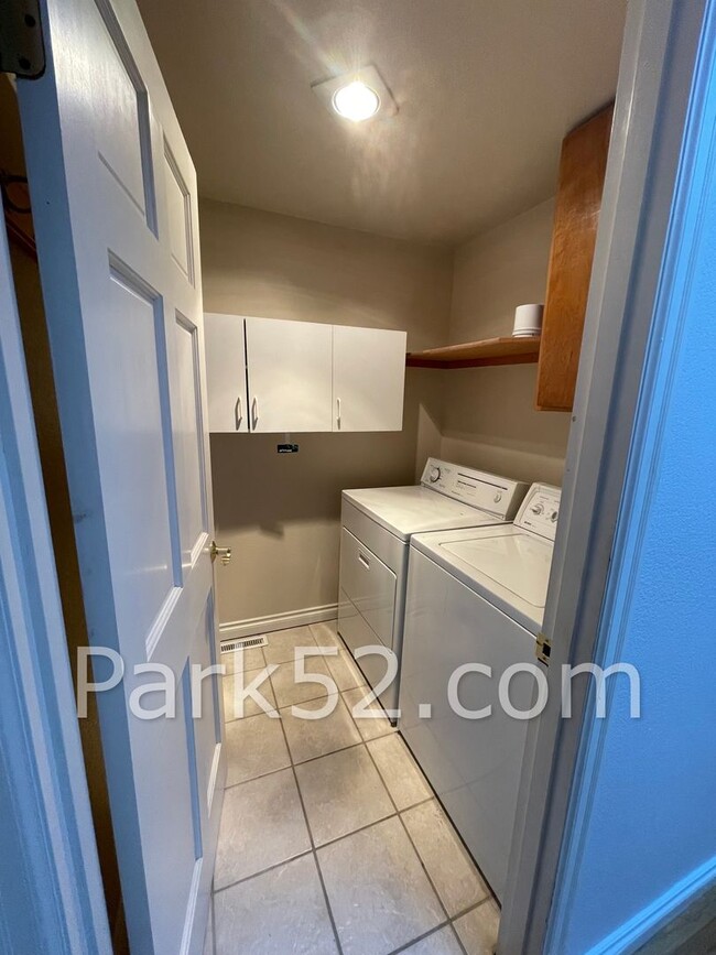 Building Photo - 2801 N Narrows Dr