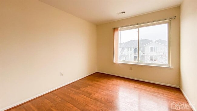 Building Photo - 701 Jesse Way