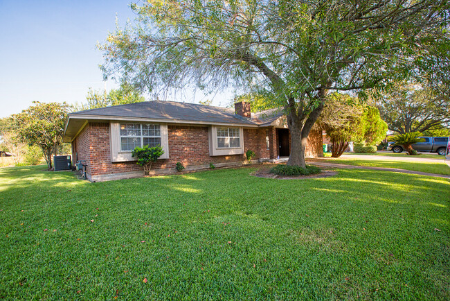 Primary Photo - Brick Ranch with 2 car garage