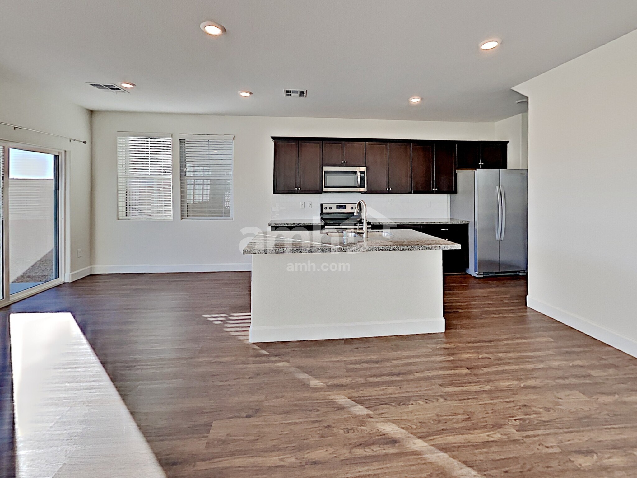 Building Photo - 8128 Inhibition Ct