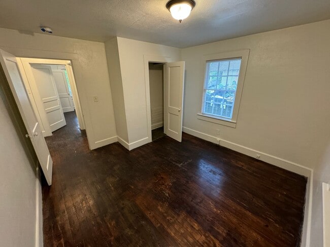 Building Photo - 2/1 House in North Rome- $850