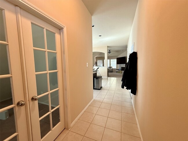 Building Photo - 12115 Rockridge Falls Dr