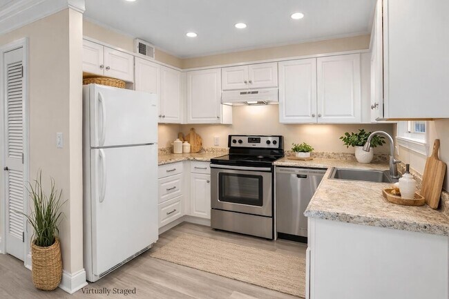 Building Photo - 8 Captain Cook Ln