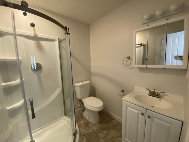 Building Photo - Centrally located home at Milepost 6