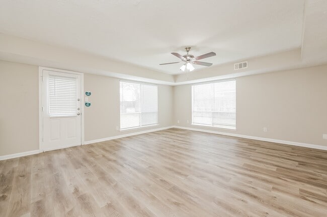 Building Photo - 4911 Larksong Ln