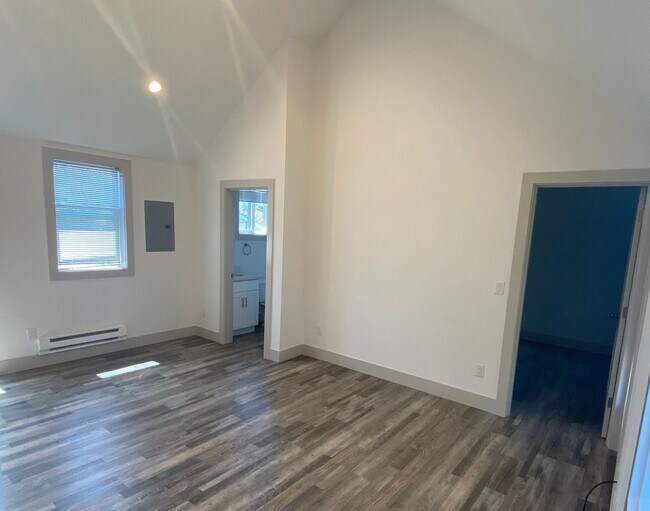 Building Photo - 4216 S Bozeman St