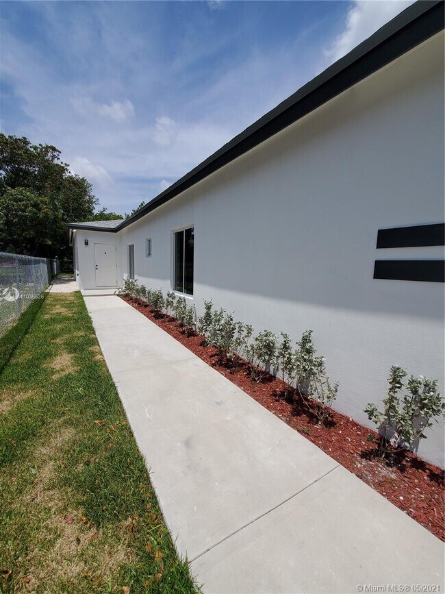 Building Photo - 8028 NW 11th Ave