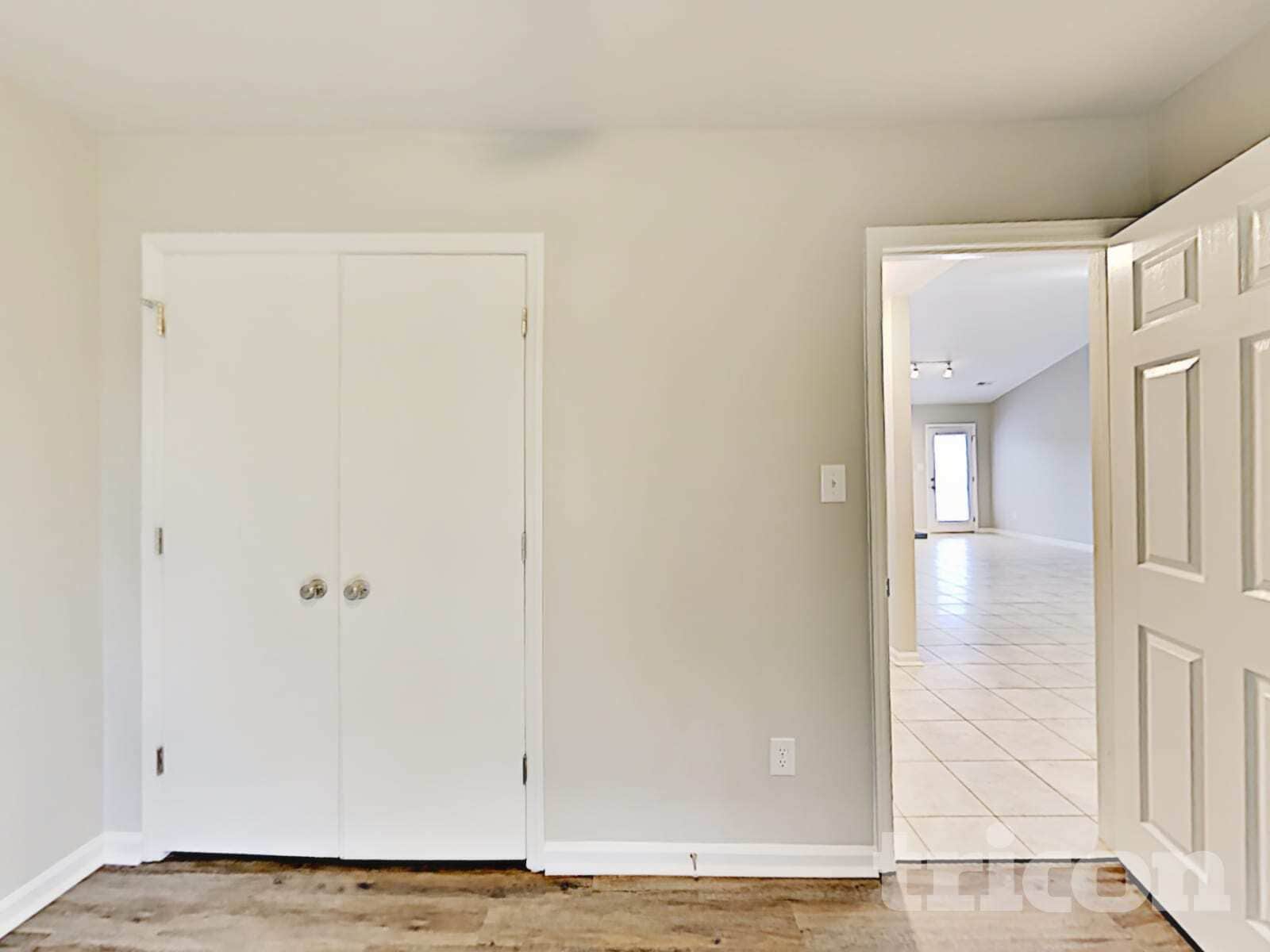 Building Photo - 7300 Yorkville Ct