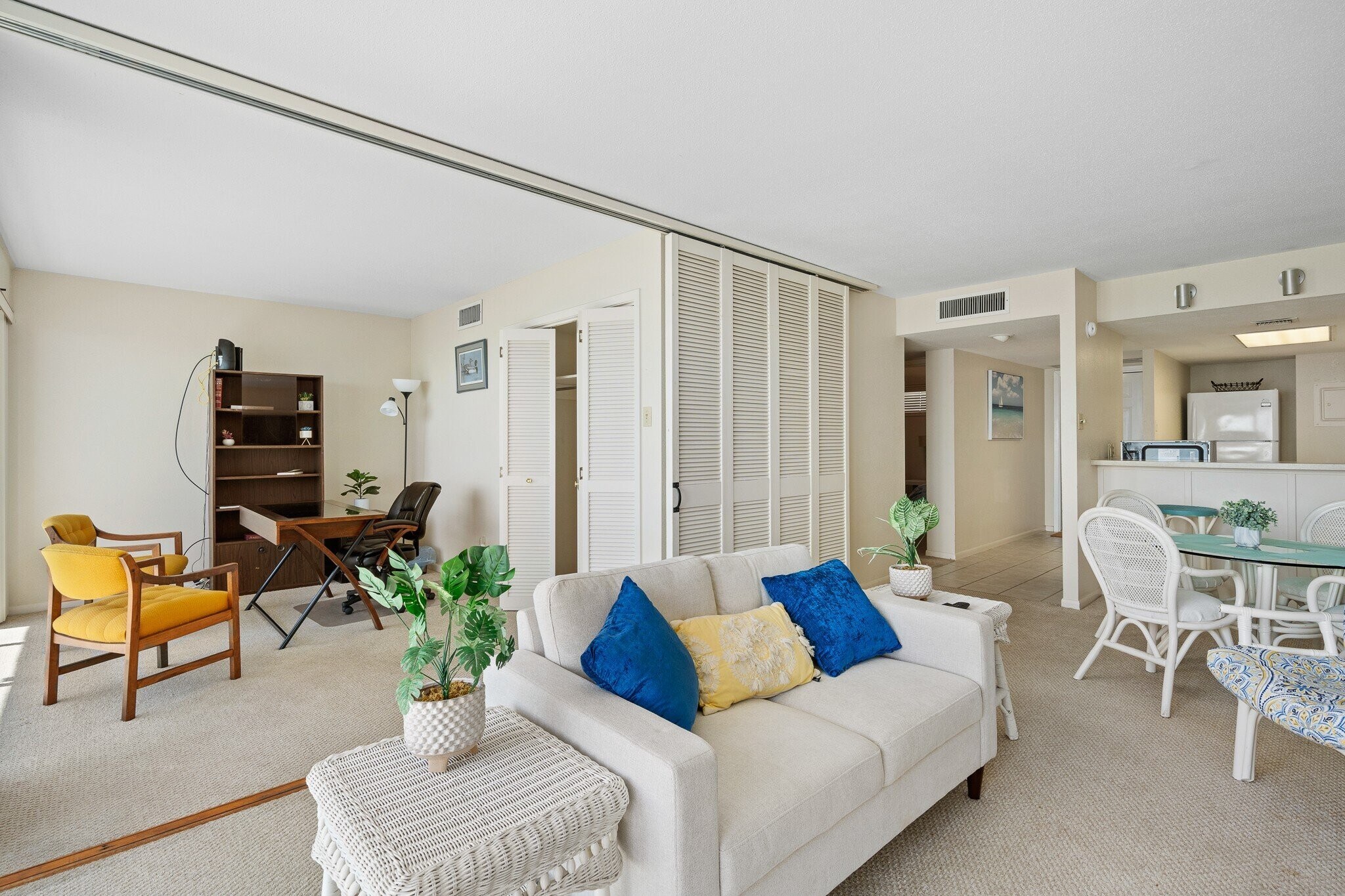 Building Photo - 4000 Surfside Blvd