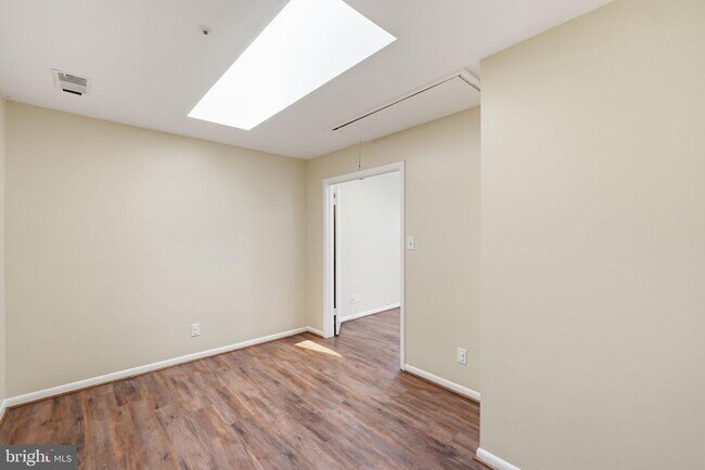 Building Photo - 13408 Shady Knoll Dr