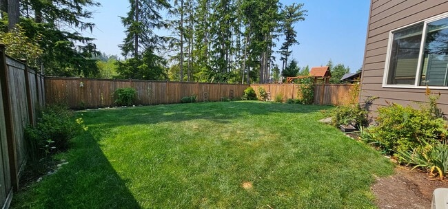 Building Photo - Spacious Port Orchard Home
