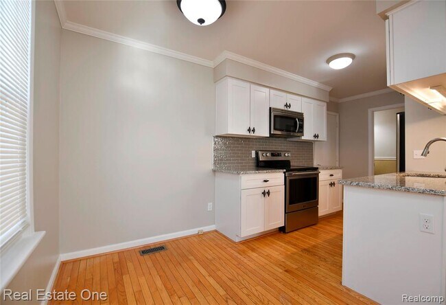 Building Photo - 1527 Mariner Dr