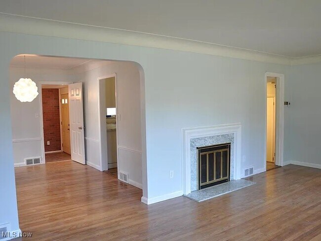 Building Photo - 4302 Silsby Rd