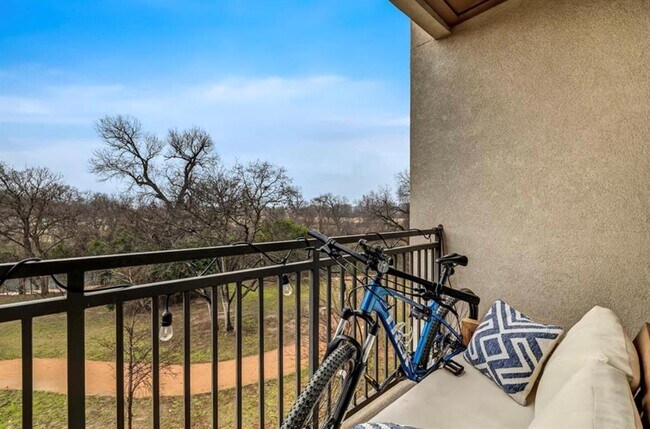 Building Photo - 1900 Barton Springs Rd