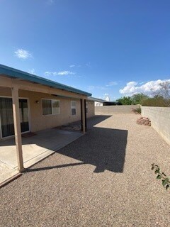 Building Photo - FOR RENT