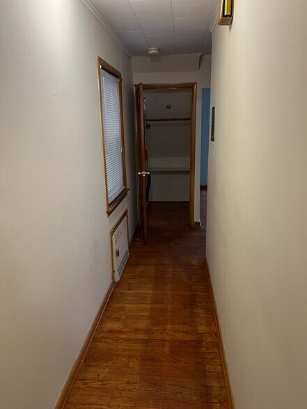 Building Photo - 421 Hamilton St