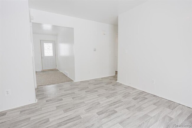 Building Photo - 6627 Orange Ln