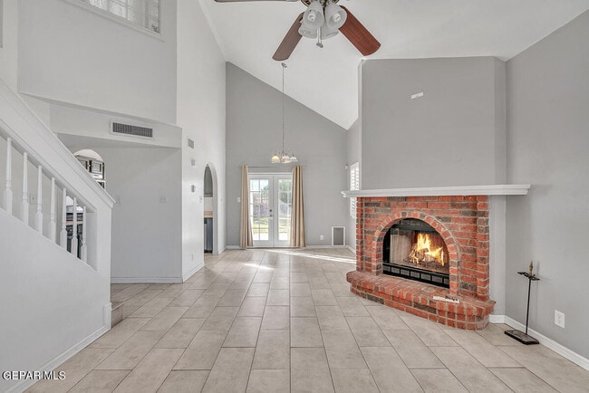 Building Photo - 1049 Desierto Luna St