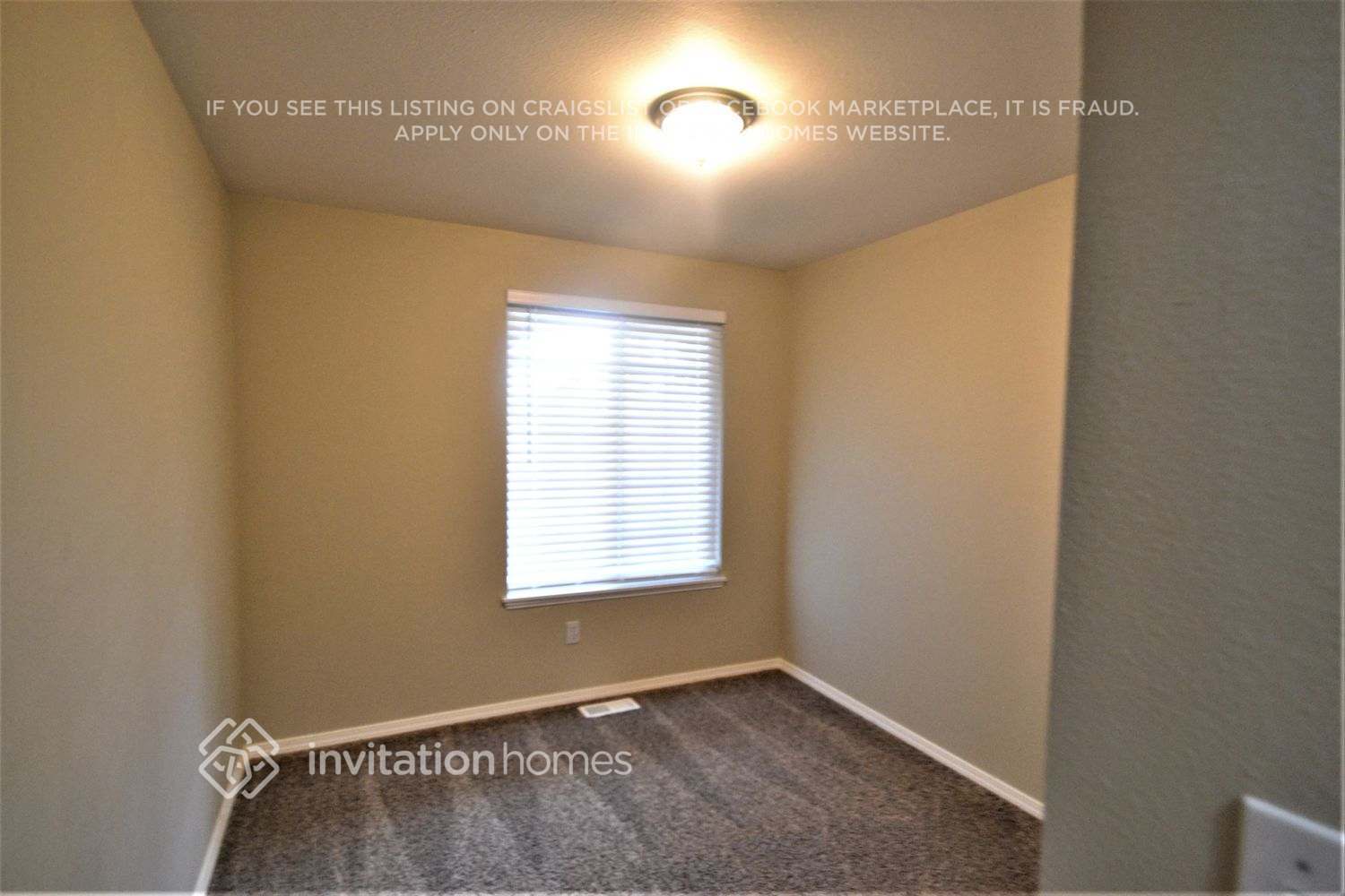 Building Photo - 1610 56th Ave NE