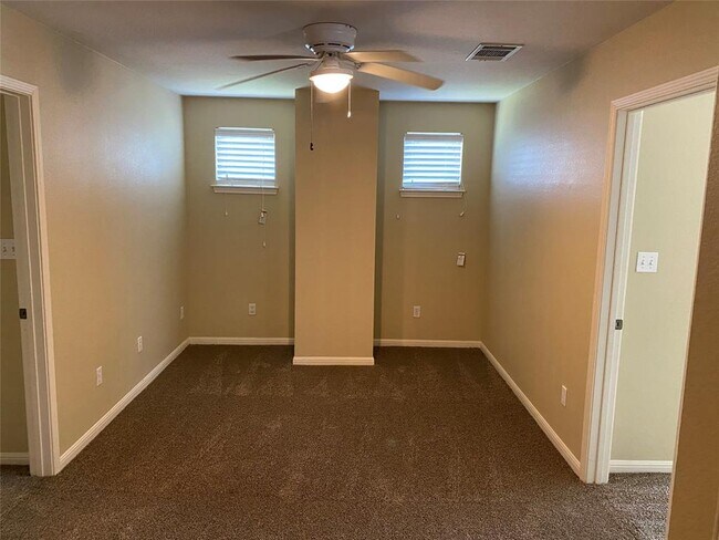 Building Photo - 30318 Bumble Bee Dr