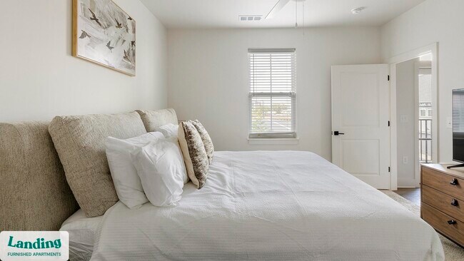 Building Photo - 170 Graphics Dr