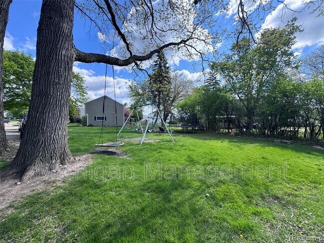 Building Photo - 5203 Forestdale Ct