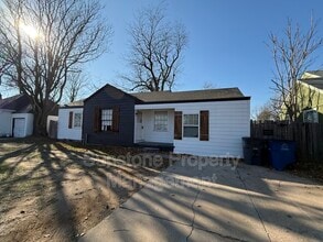 Building Photo - 1314 S Yale Ave