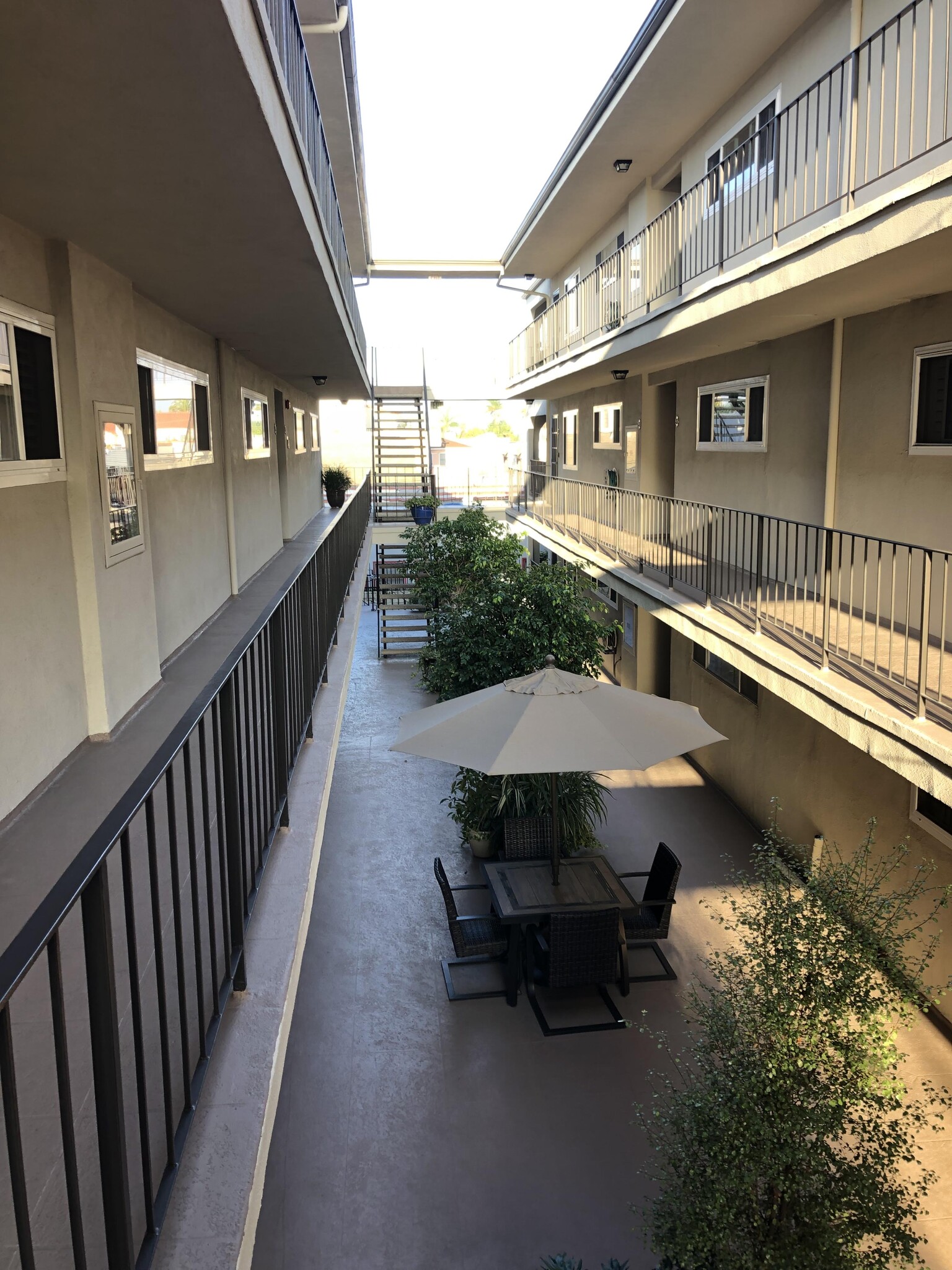 Courtyard - 4045 E 3rd St