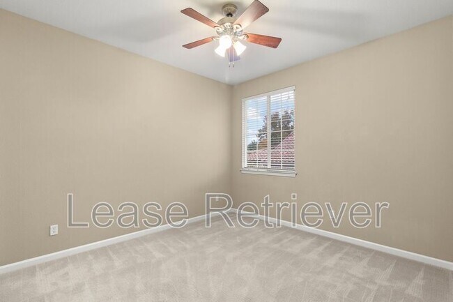 Building Photo - 265-269 S Sonrisa St