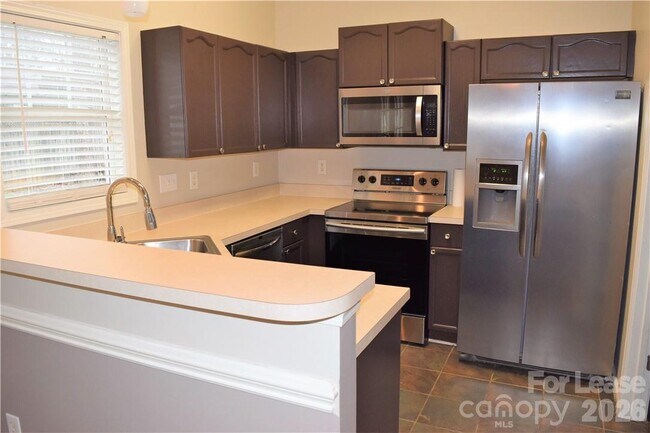 Building Photo - 21345 Aftonshire Dr