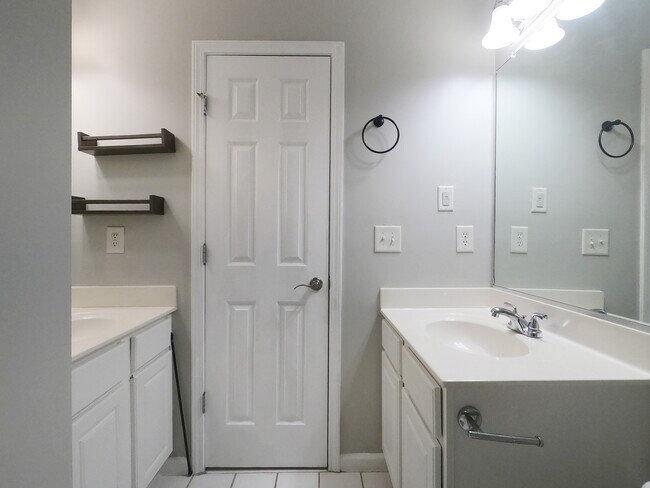 Building Photo - 213 16th St NW